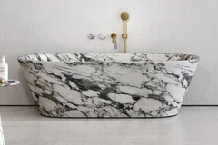 Pia de pedra e banheira